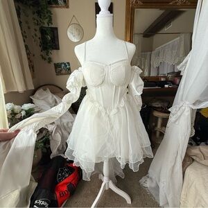 Elegant White Off-Shoulder Dress Size M